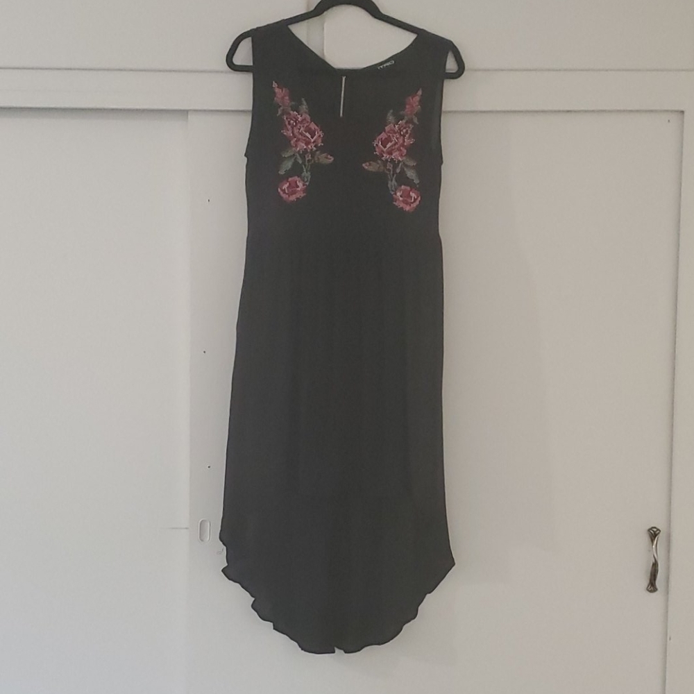 Gorgeous hi-lo embroidered dress